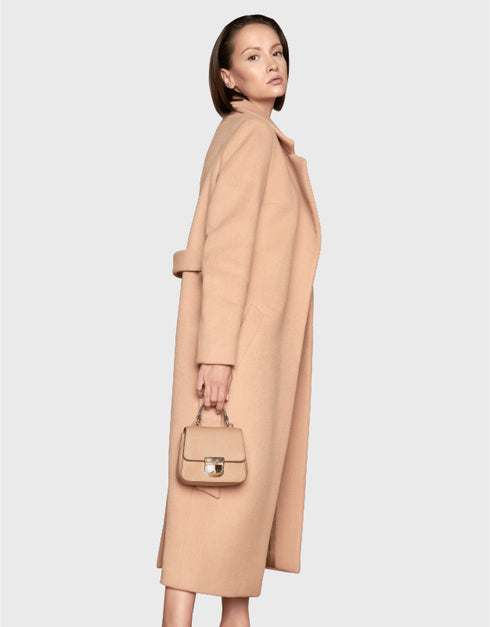 テーラードコート