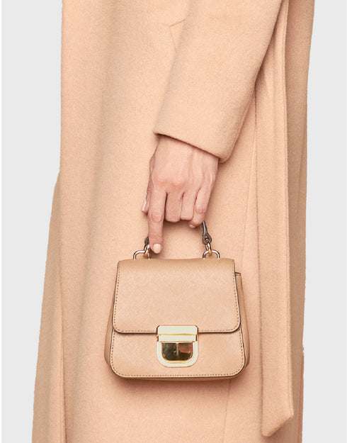 テーラードコート