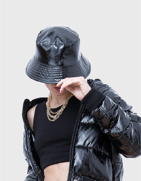 バケットハット