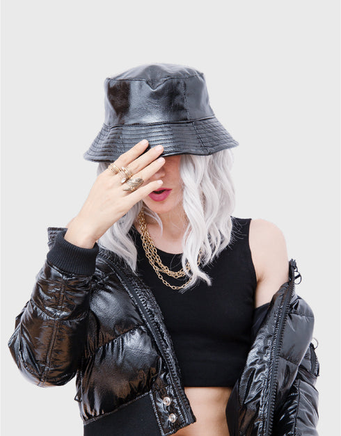 バケットハット