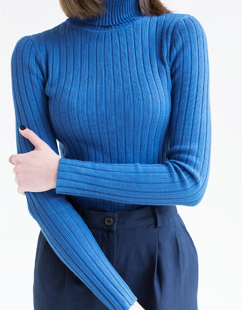 タートルネックセーター