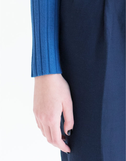 タートルネックセーター