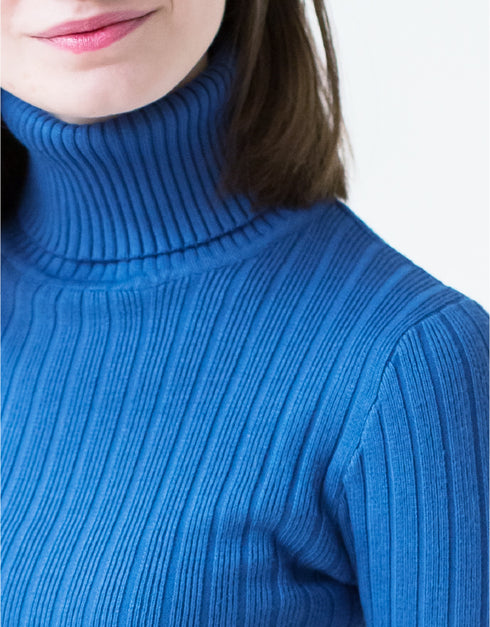 タートルネックセーター