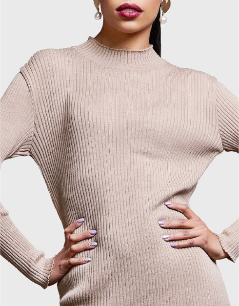 タートルネックセーター